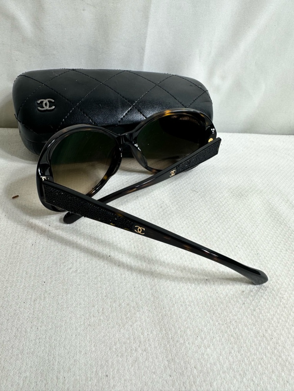 Chanel Oversized Sunglasses - Picture 3 of 12